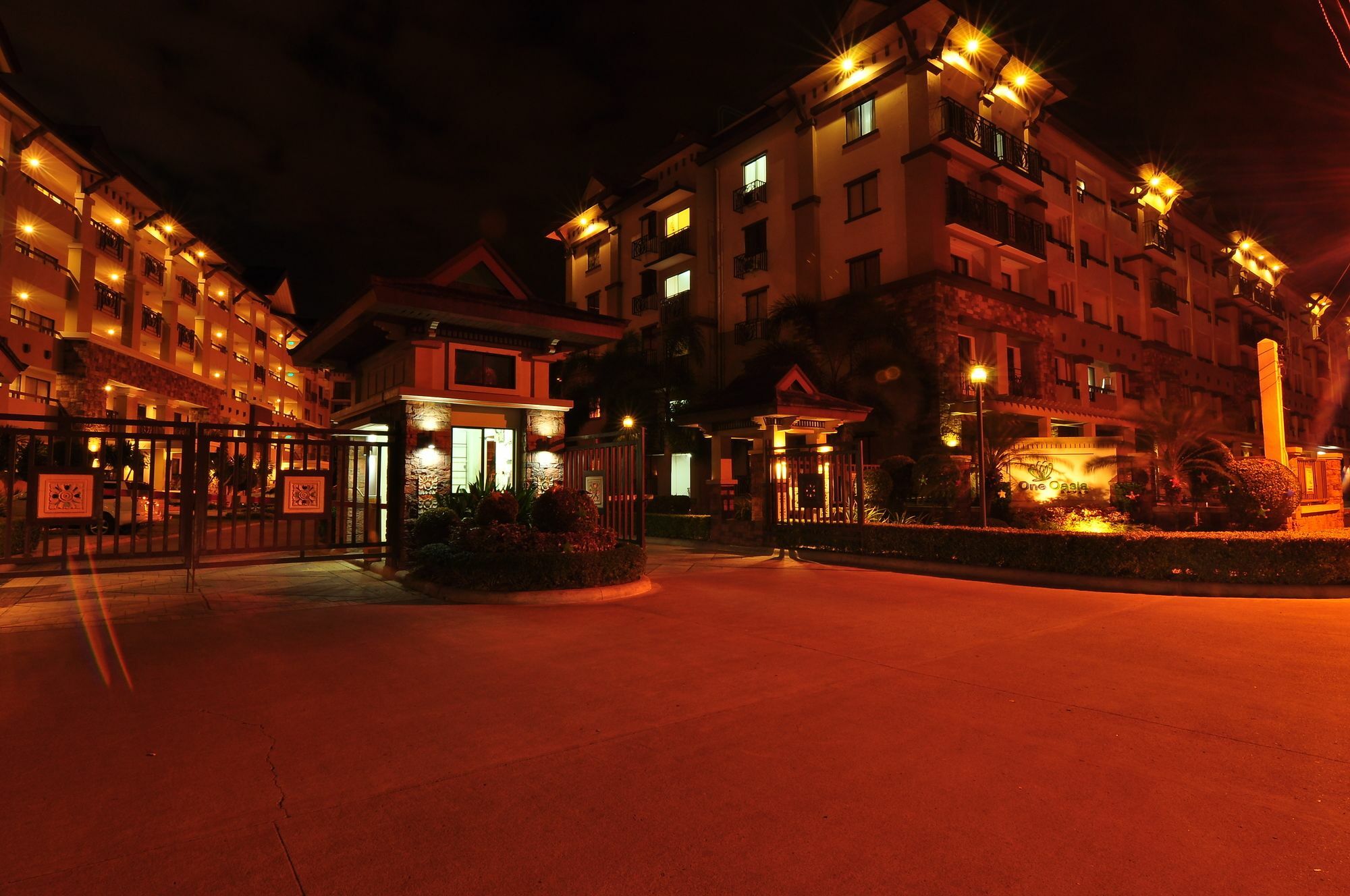 One Oasis Condominium Davao Exterior photo